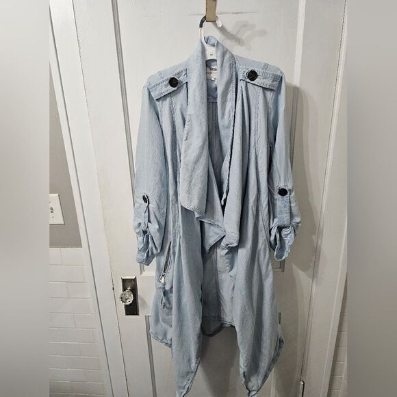 BCBG light weight, cotton blend, coat, sz large - Picture 1 of 6